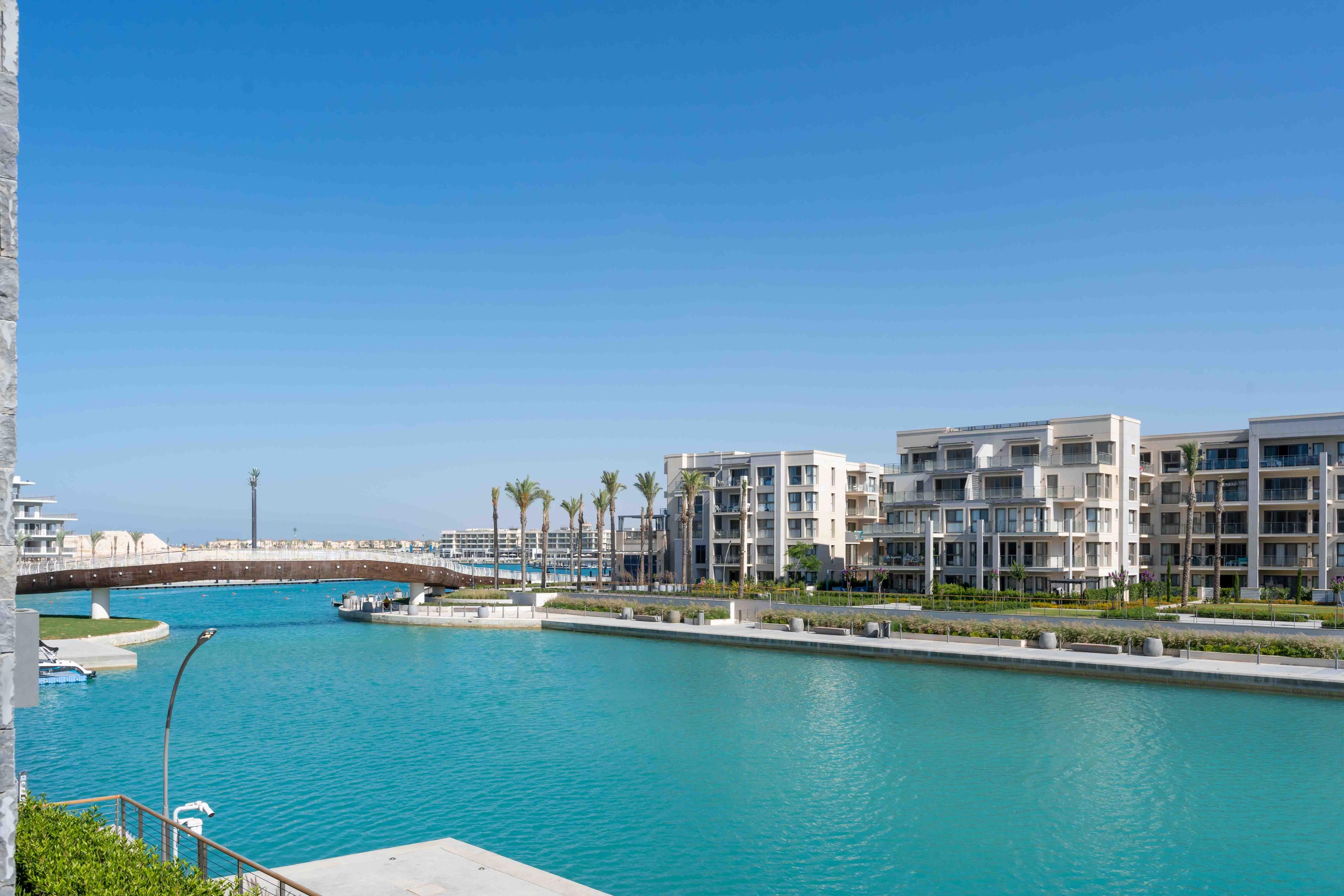 Refined 3BR Chalet – Canal View – Marassi