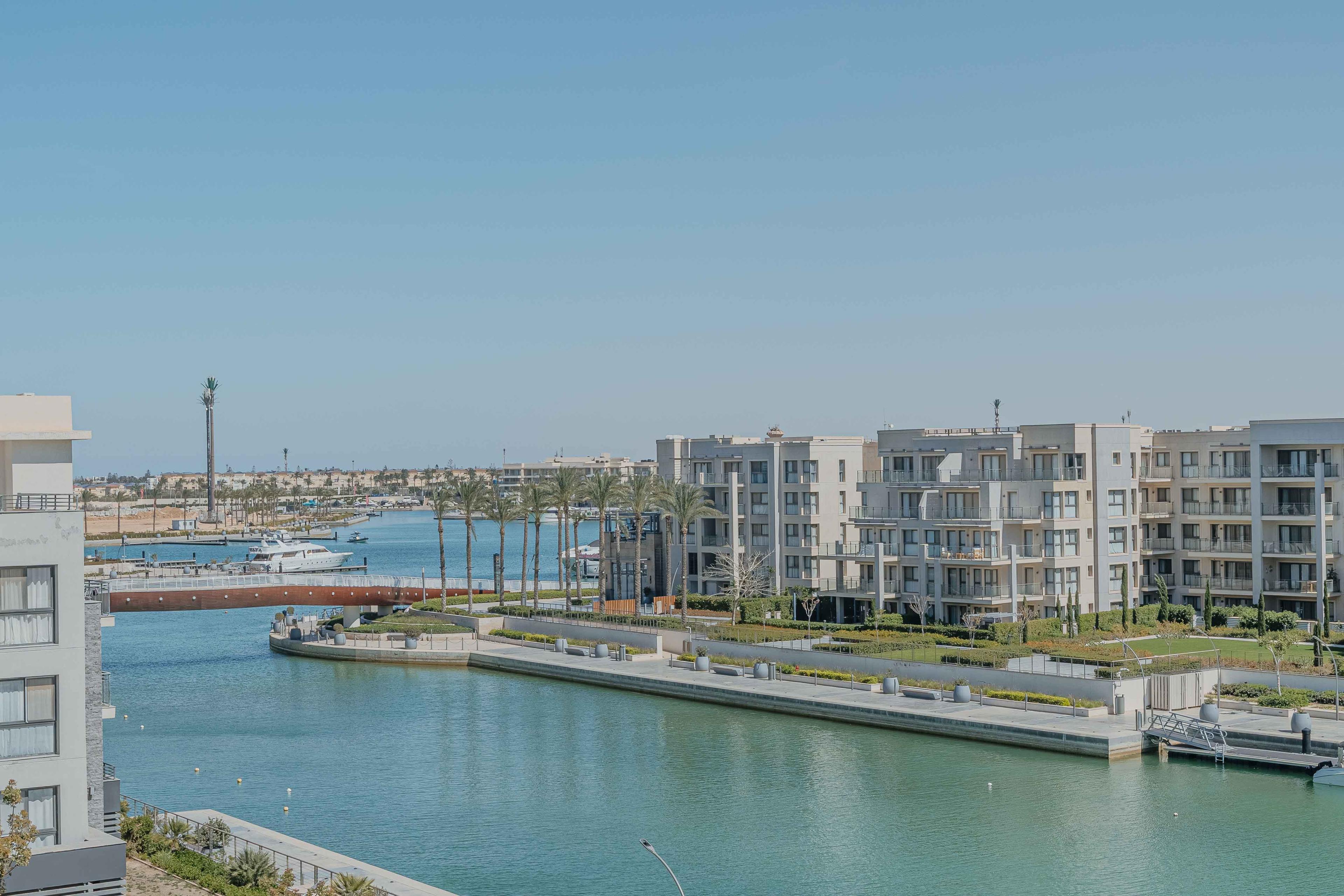 Airy 3BR Chalet – Canal View – Marassi
