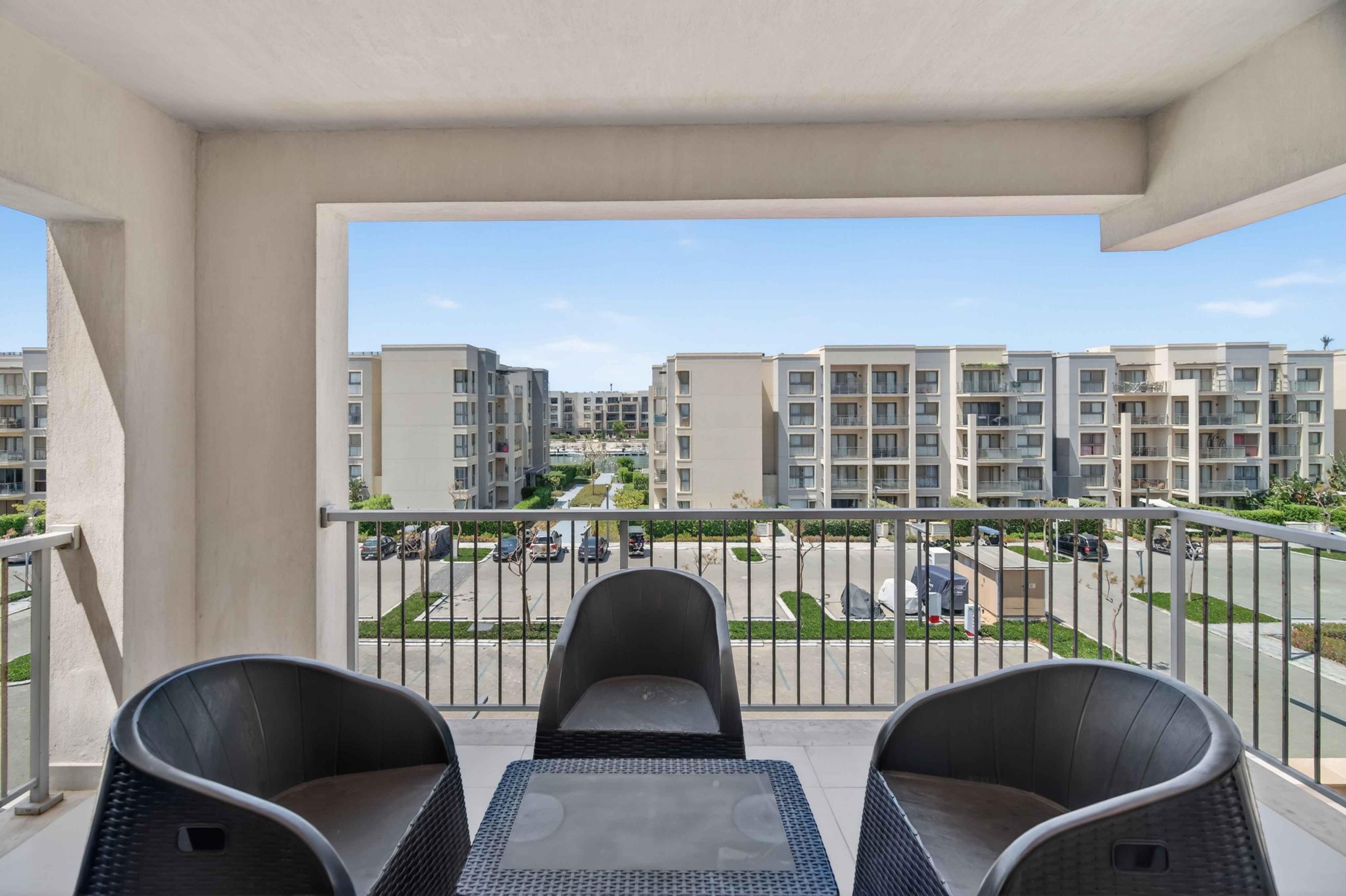 Serene 1BR Chalet – Canal View – Marassi