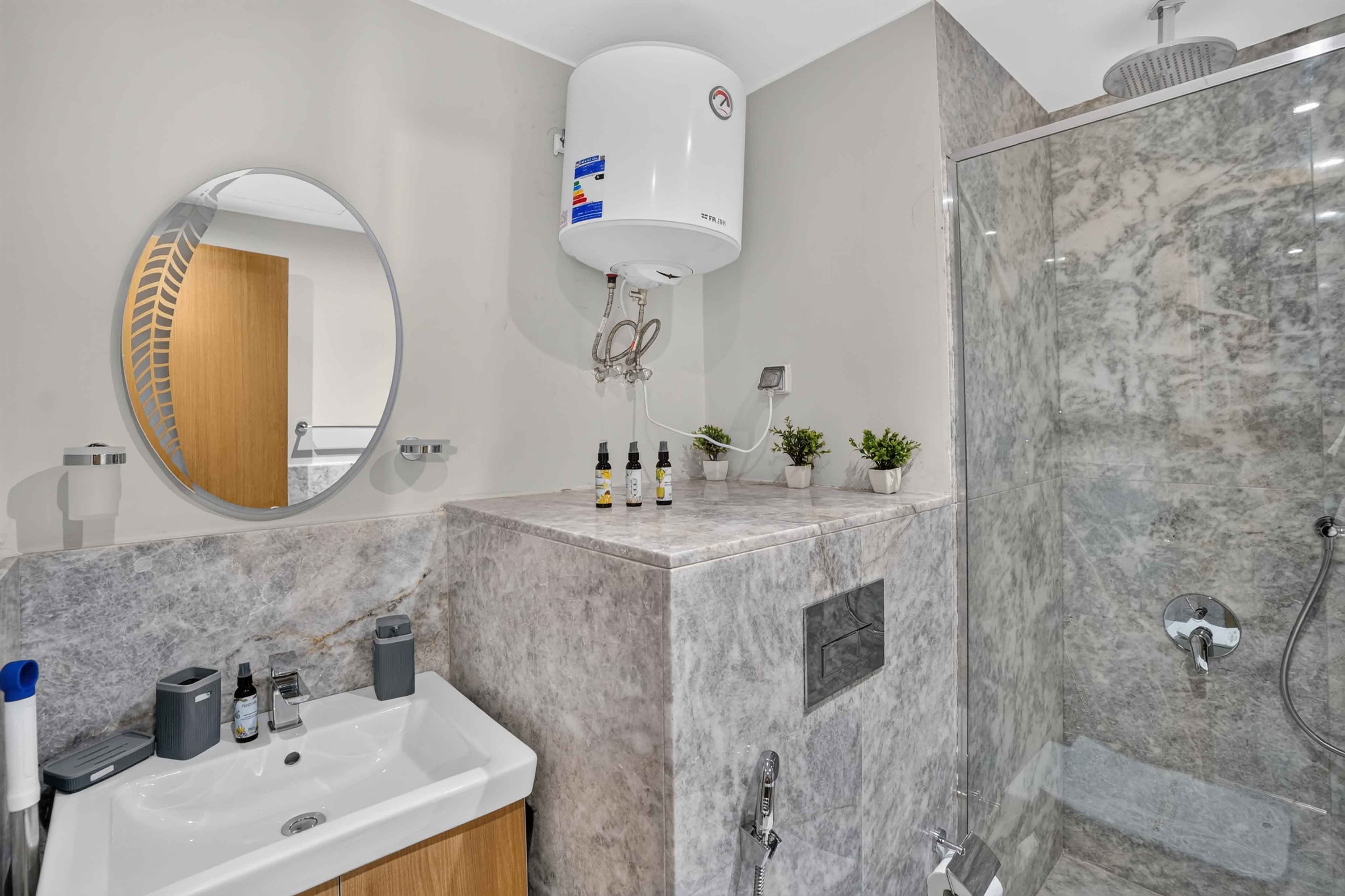 صورة Peaceful 2BR Apartment - Sheikh Zayed - ZED Towers  11