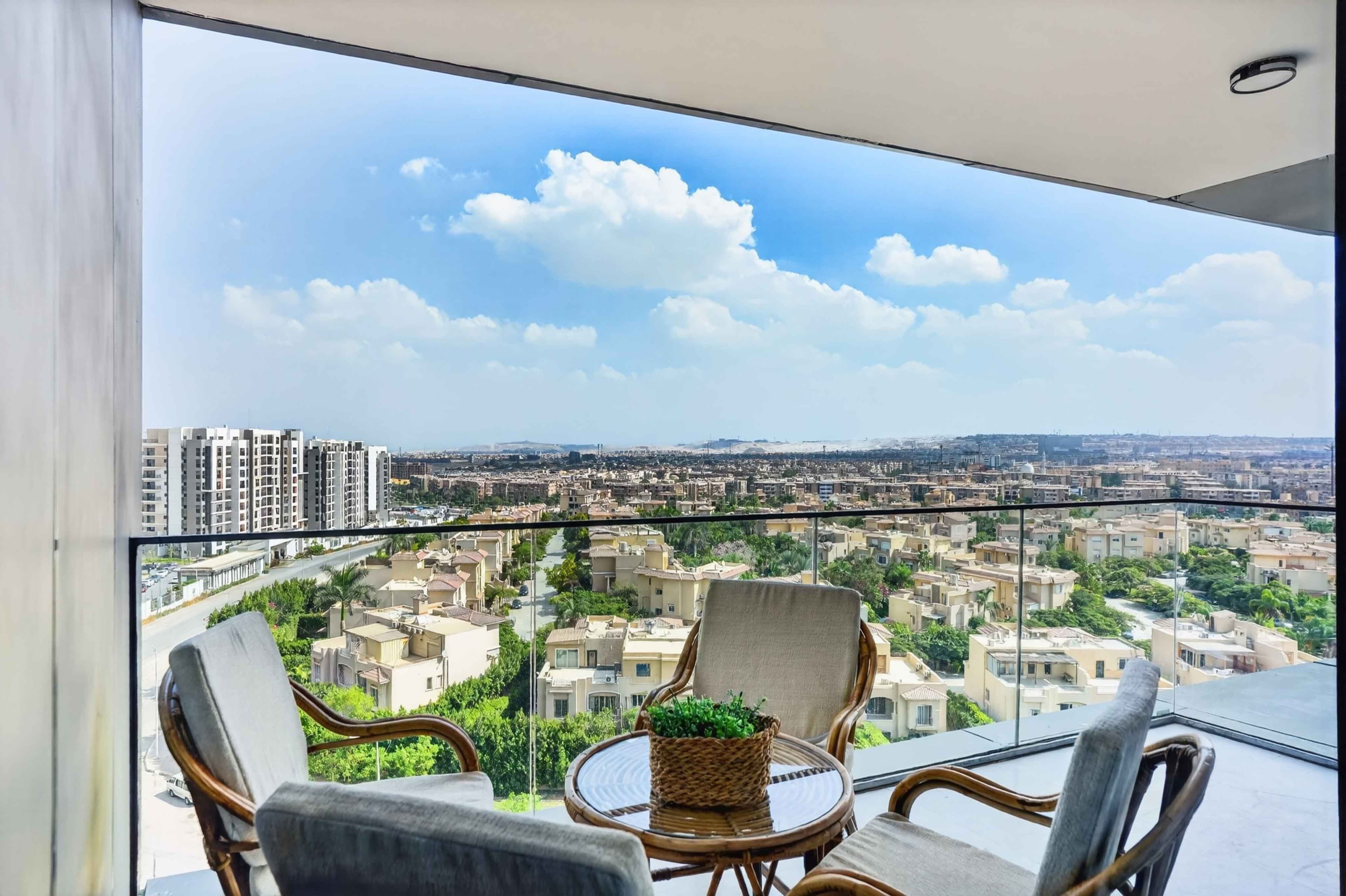صورة Peaceful 2BR Apartment - Sheikh Zayed - ZED Towers  12